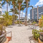 Galleria Mall Condo Hotel-Doubletree Hilton