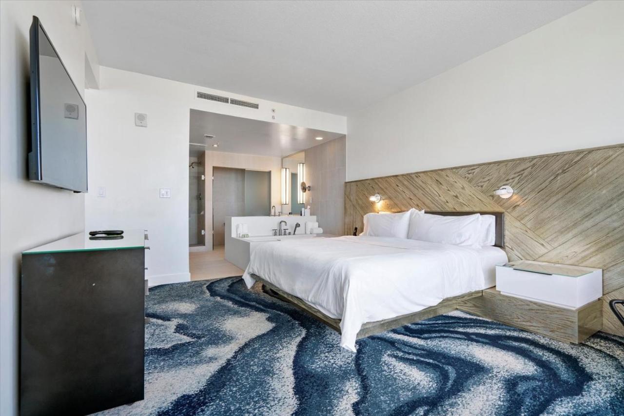 W Residences 2 Bedroom