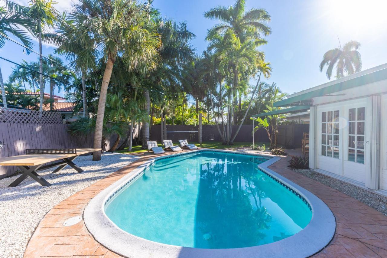 Newly Renovated Pool, Hot Tub, & Epic Backyard Fort Lauderdale