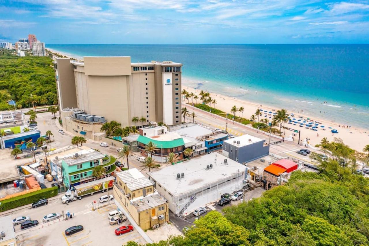 Holiday home Beachfront Bloos 2 Units Ocean View Balcony Units 1 And 2