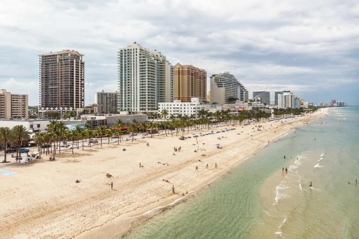 Luxe Beachfront Ft Lauderdale With Pool Apts *