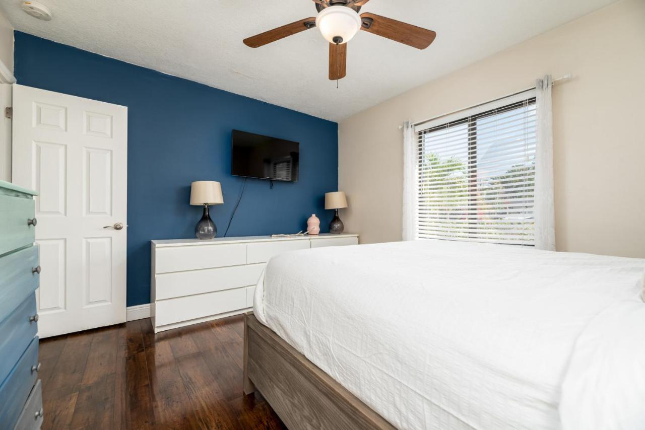 At Poinsettia Heights Fort Lauderdale