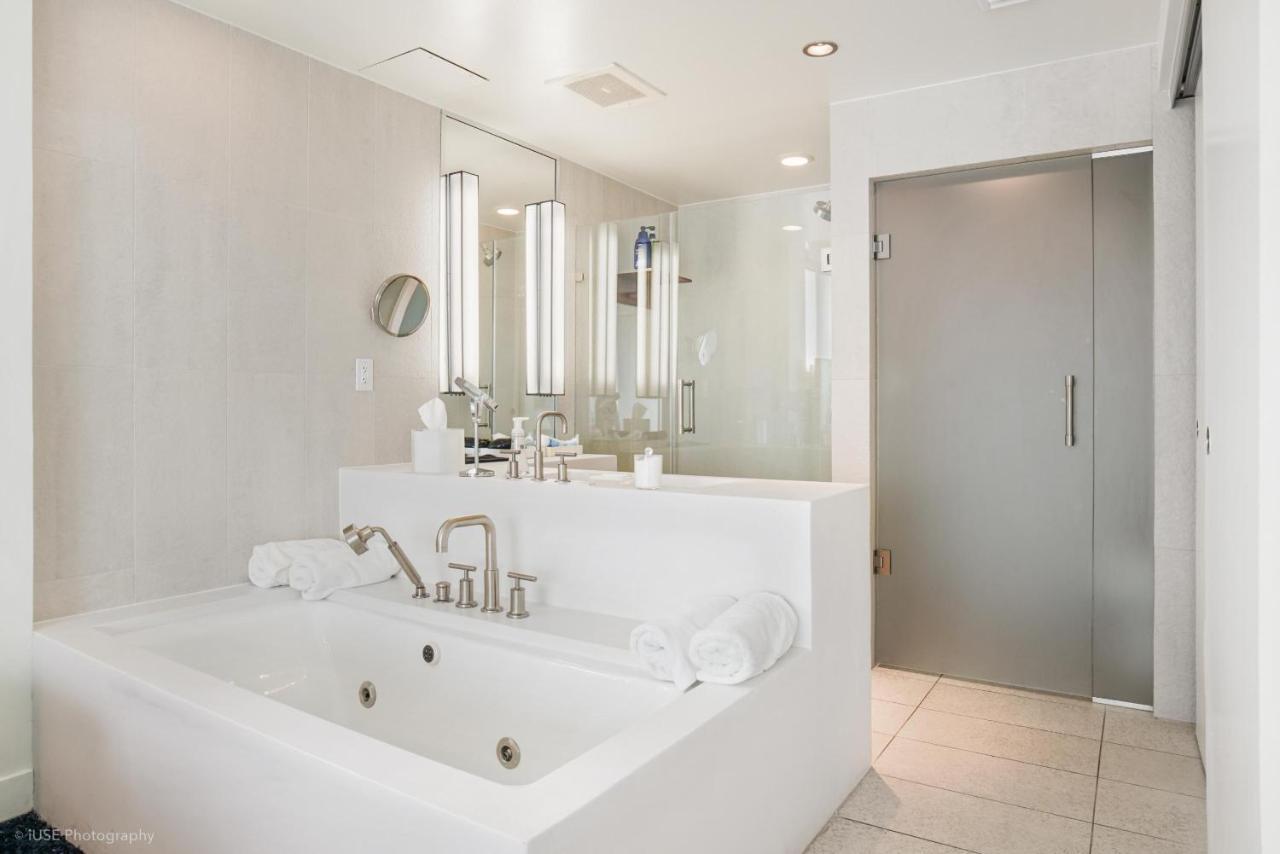 Apartment Luxury Corner 1 Bedroom W With Fantastic Intercoastal Views, Pool & Hot Tub