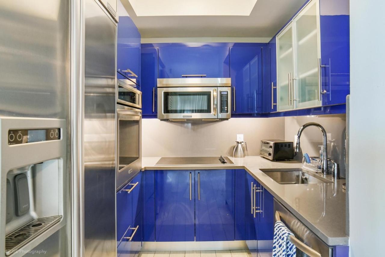 Apartment Luxury Corner 1 Bedroom W With Fantastic Intercoastal Views, Pool & Hot Tub *