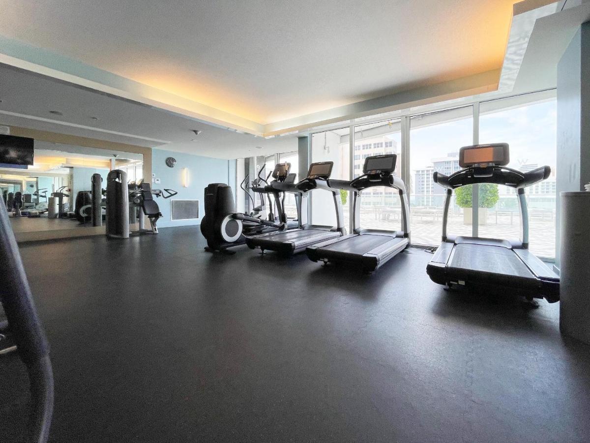 Apartment Luxury Corner 1 Bedroom W With Fantastic Intercoastal Views, Pool & Hot Tub