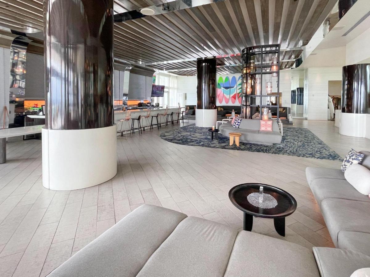 Luxury Corner 1 Bedroom W With Fantastic Intercoastal Views, Pool & Hot Tub Apartment