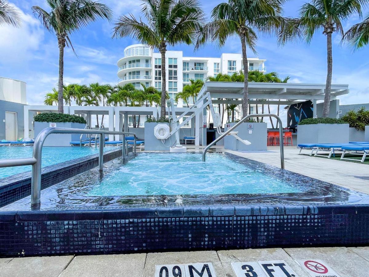 Apartment Luxury Corner 1 Bedroom W With Fantastic Intercoastal Views, Pool & Hot Tub