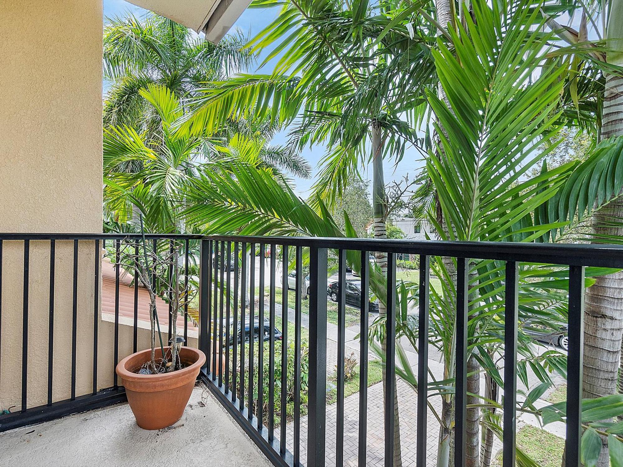 Moroccan Lakefront Retreat- 8 Min To Pnk Stadium *