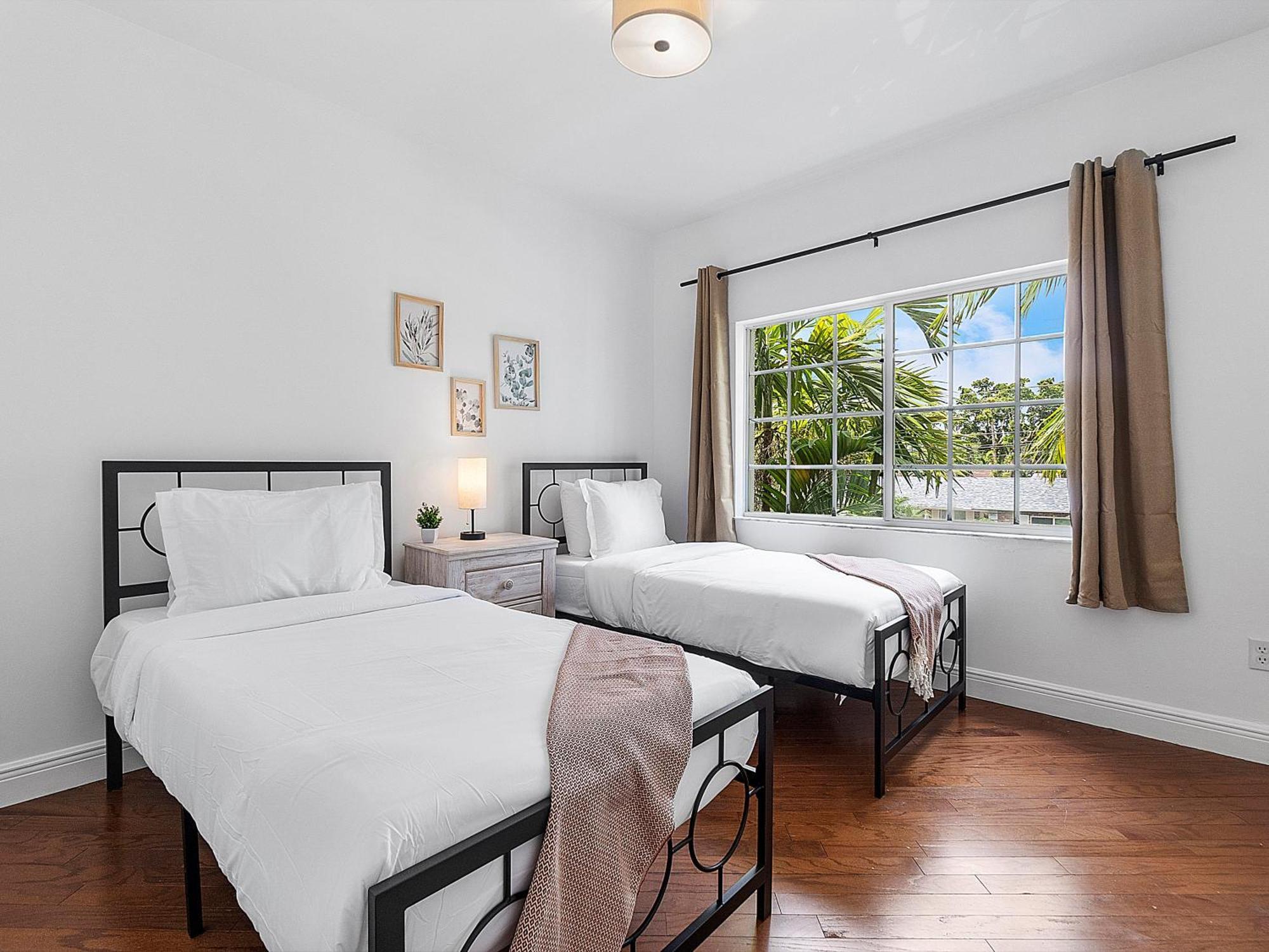 Moroccan Lakefront Retreat- 8 Min To Pnk Stadium Villa Fort Lauderdale
