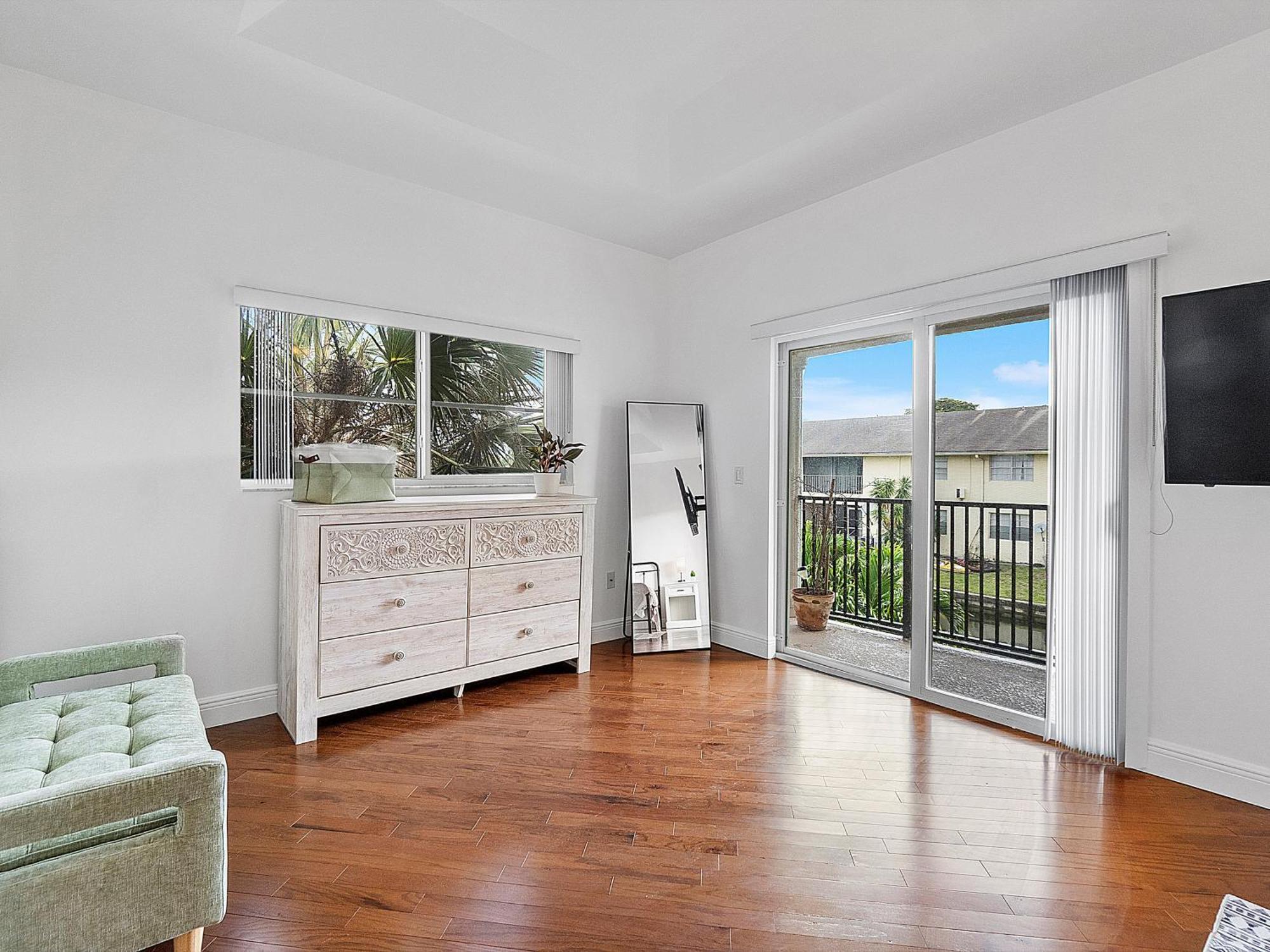 Moroccan Lakefront Retreat- 8 Min To Pnk Stadium *