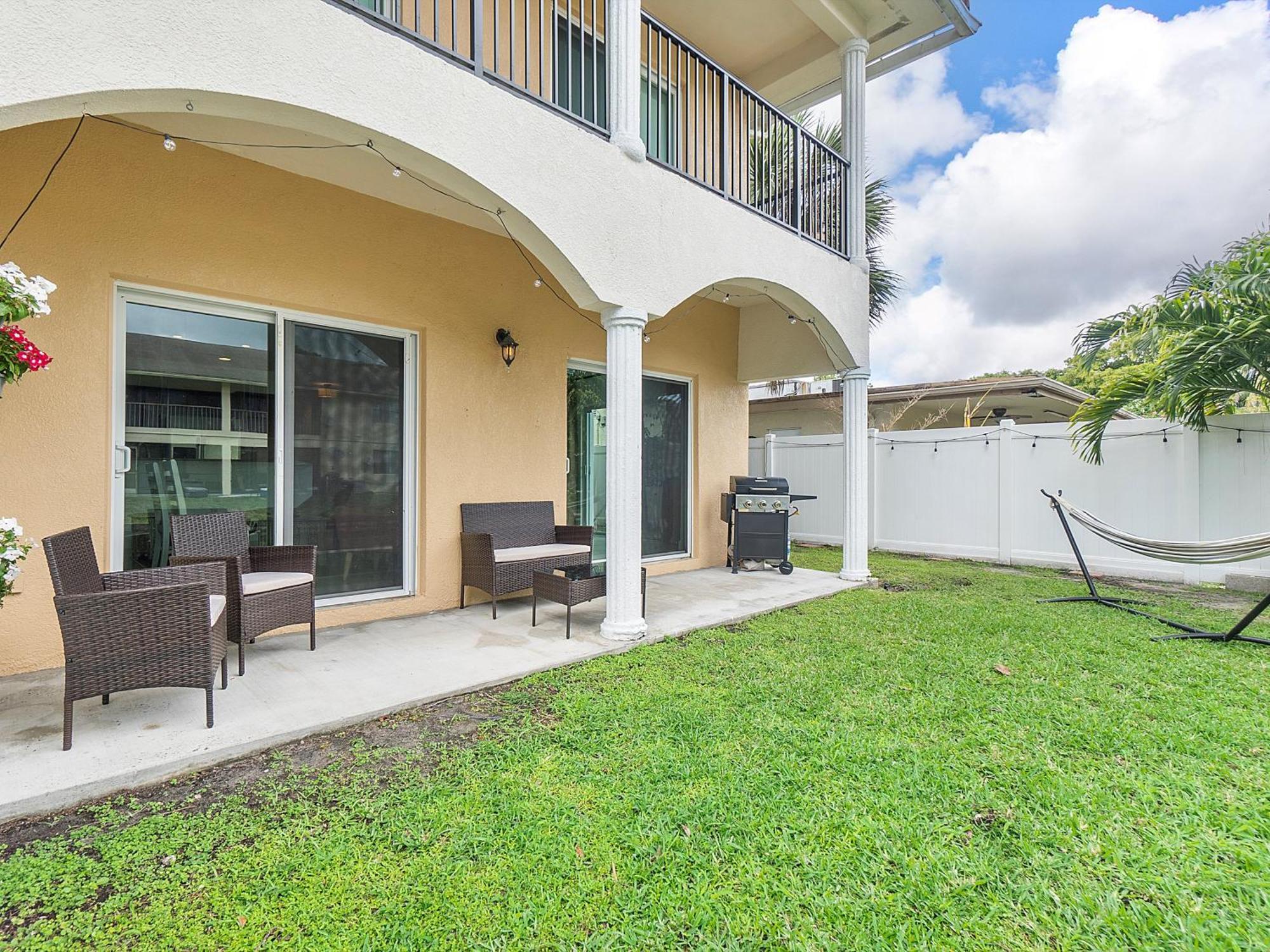 Villa Moroccan Lakefront Retreat- 8 Min To Pnk Stadium *