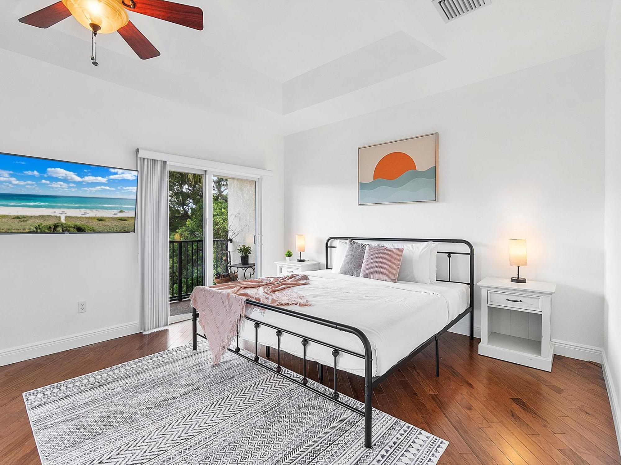 Moroccan Lakefront Retreat- 8 Min To Pnk Stadium