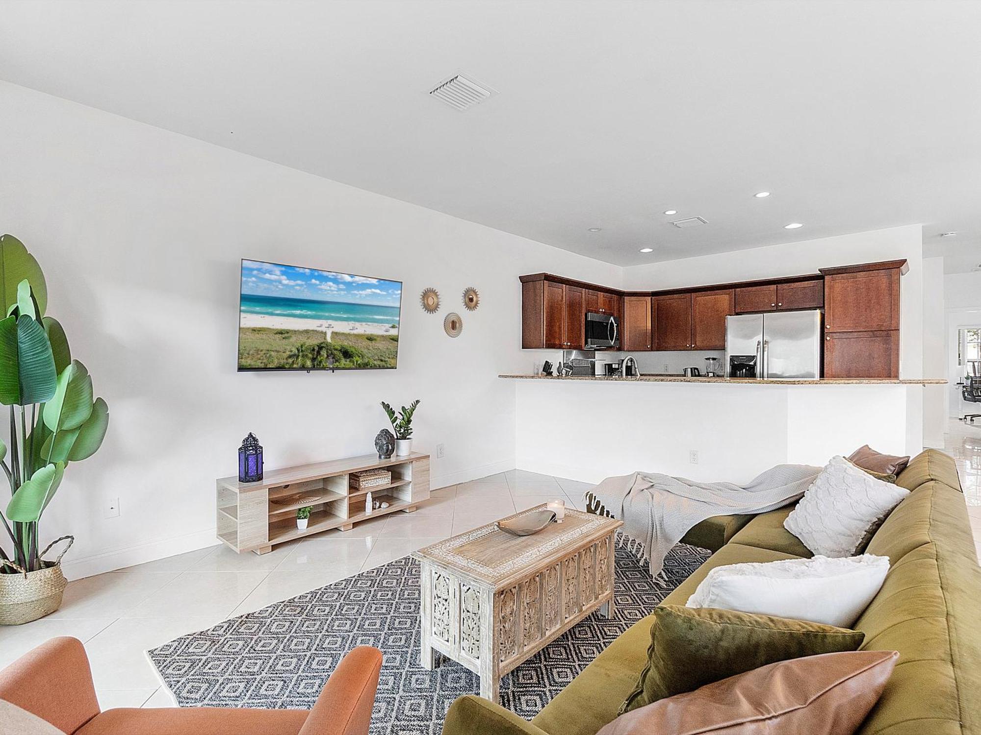 Moroccan Lakefront Retreat- 8 Min To Pnk Stadium Villa