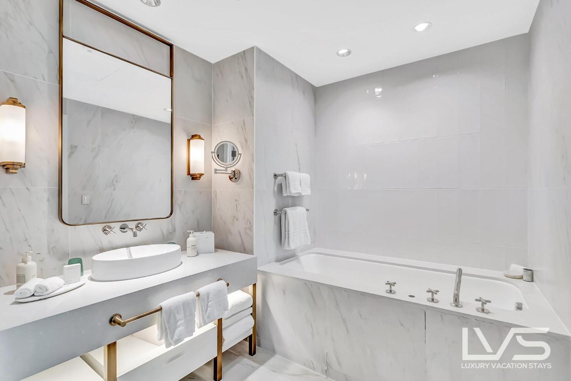 Four Seasons Ftl 2 Bed 2bath Luxury Direct Ocean Views