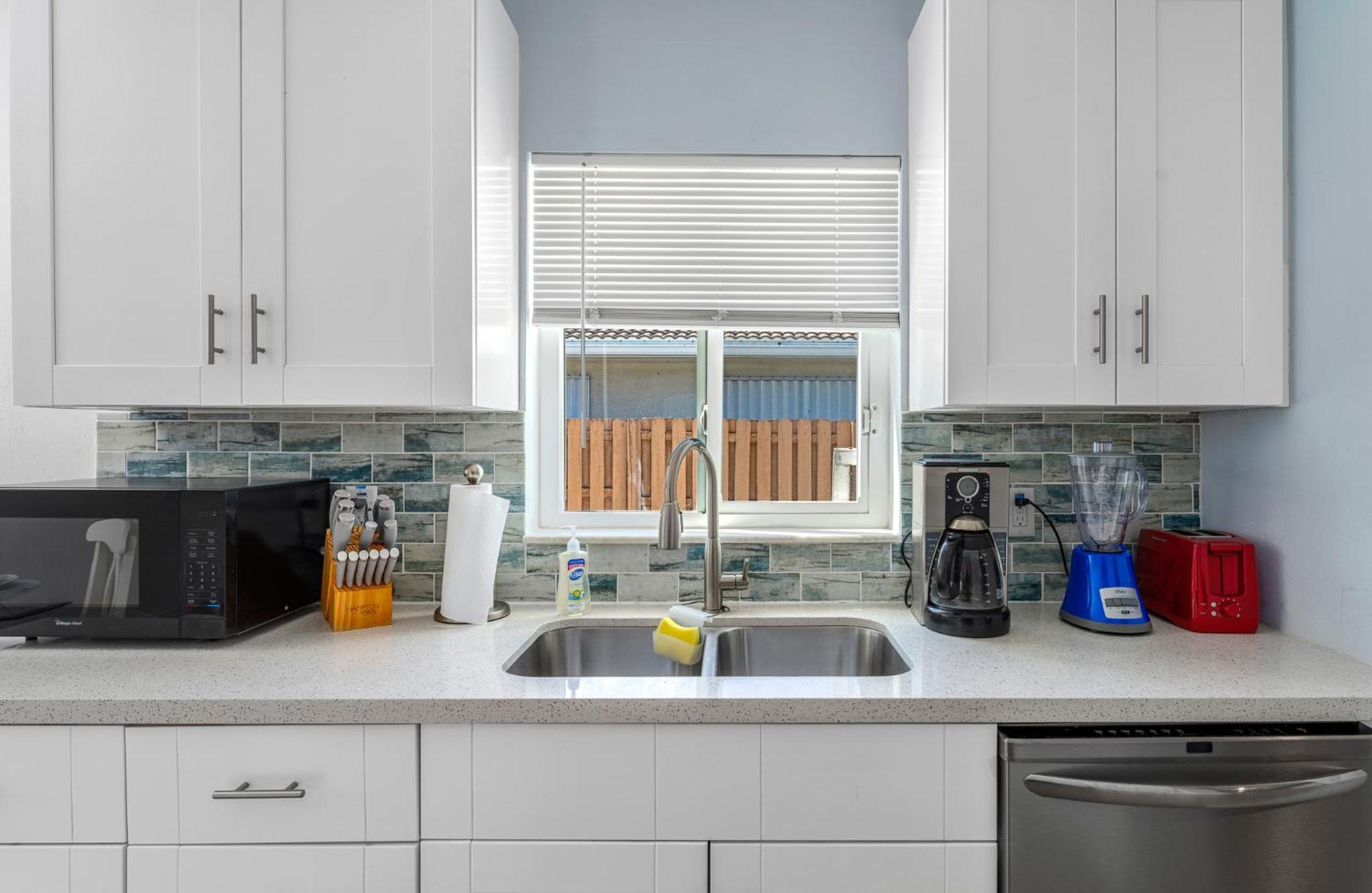New Awesome 43, Few Min Walk From The ! * Fort Lauderdale