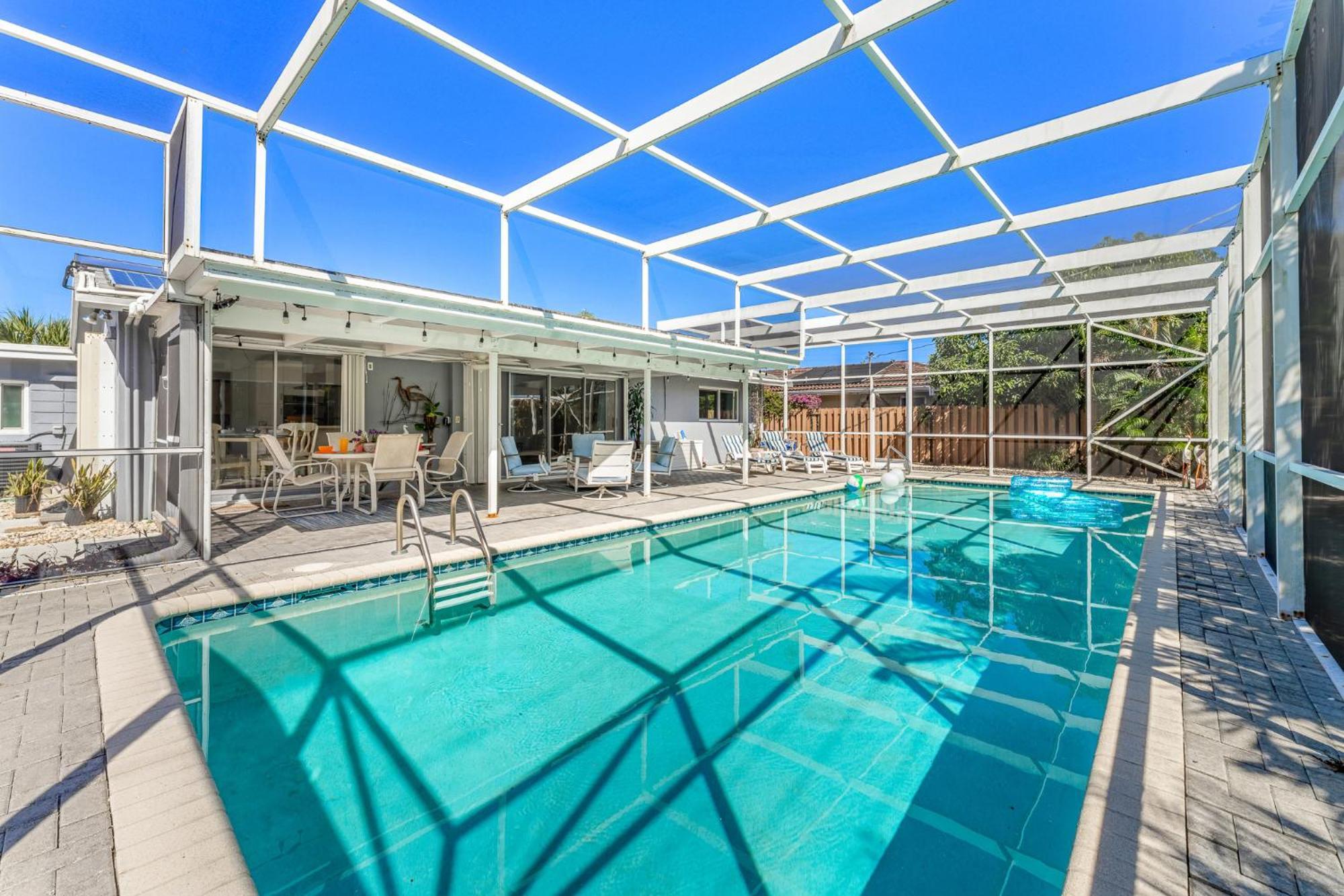 New Awesome 43, Few Min Walk From The ! Holiday home Fort Lauderdale