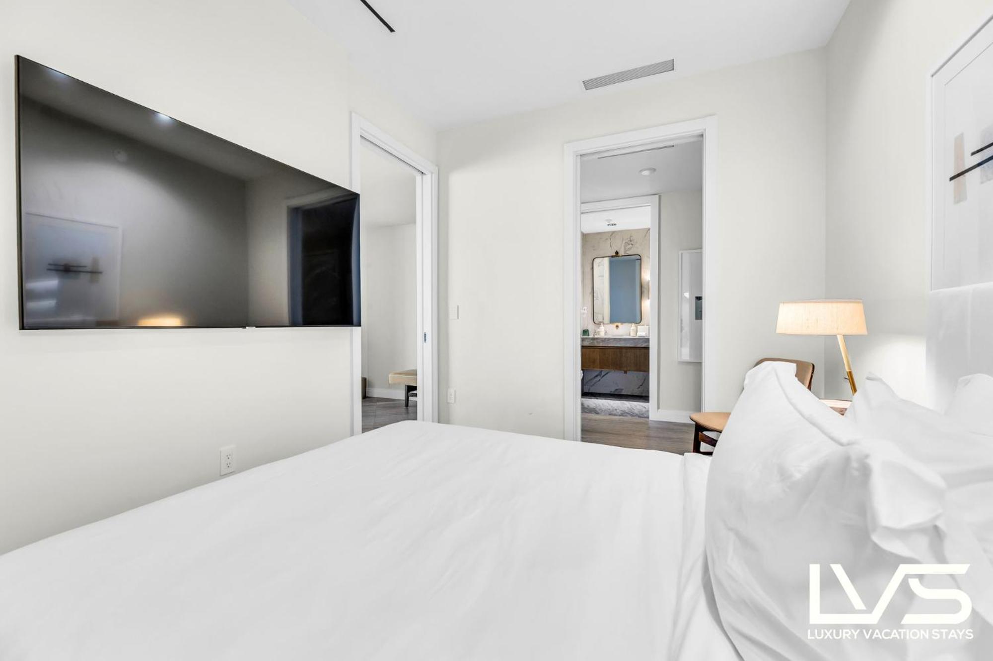 Four Seasons Ftl 2 Bed 2bath Luxury Direct Ocean Views *