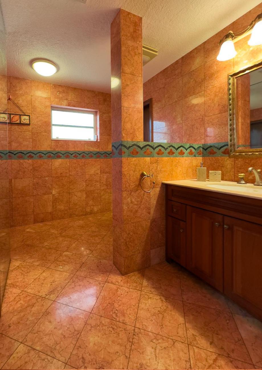 Holiday home Spacious 3br Oasis With Private Pool *