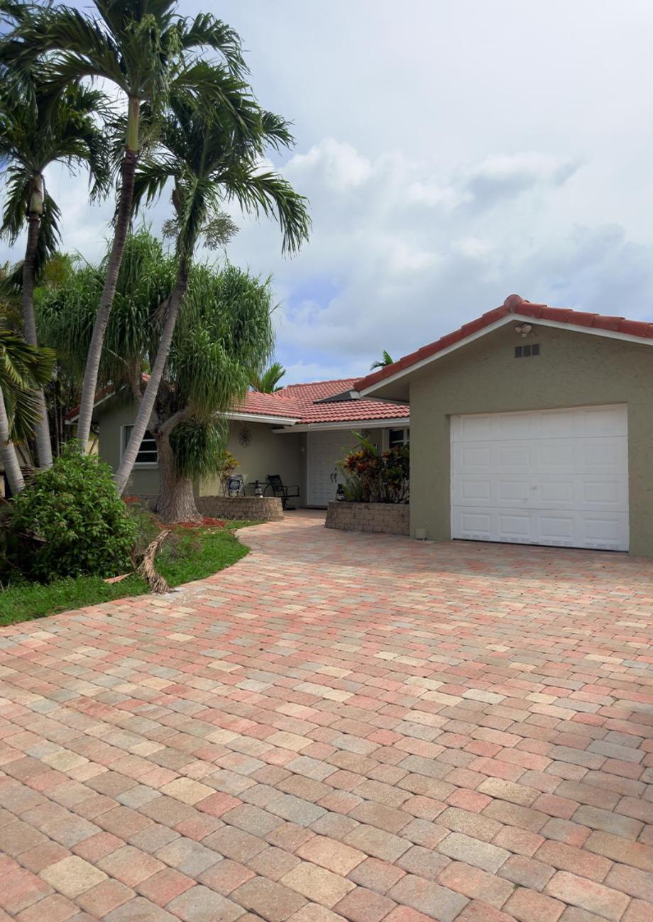 Spacious 3br Oasis With Private Pool