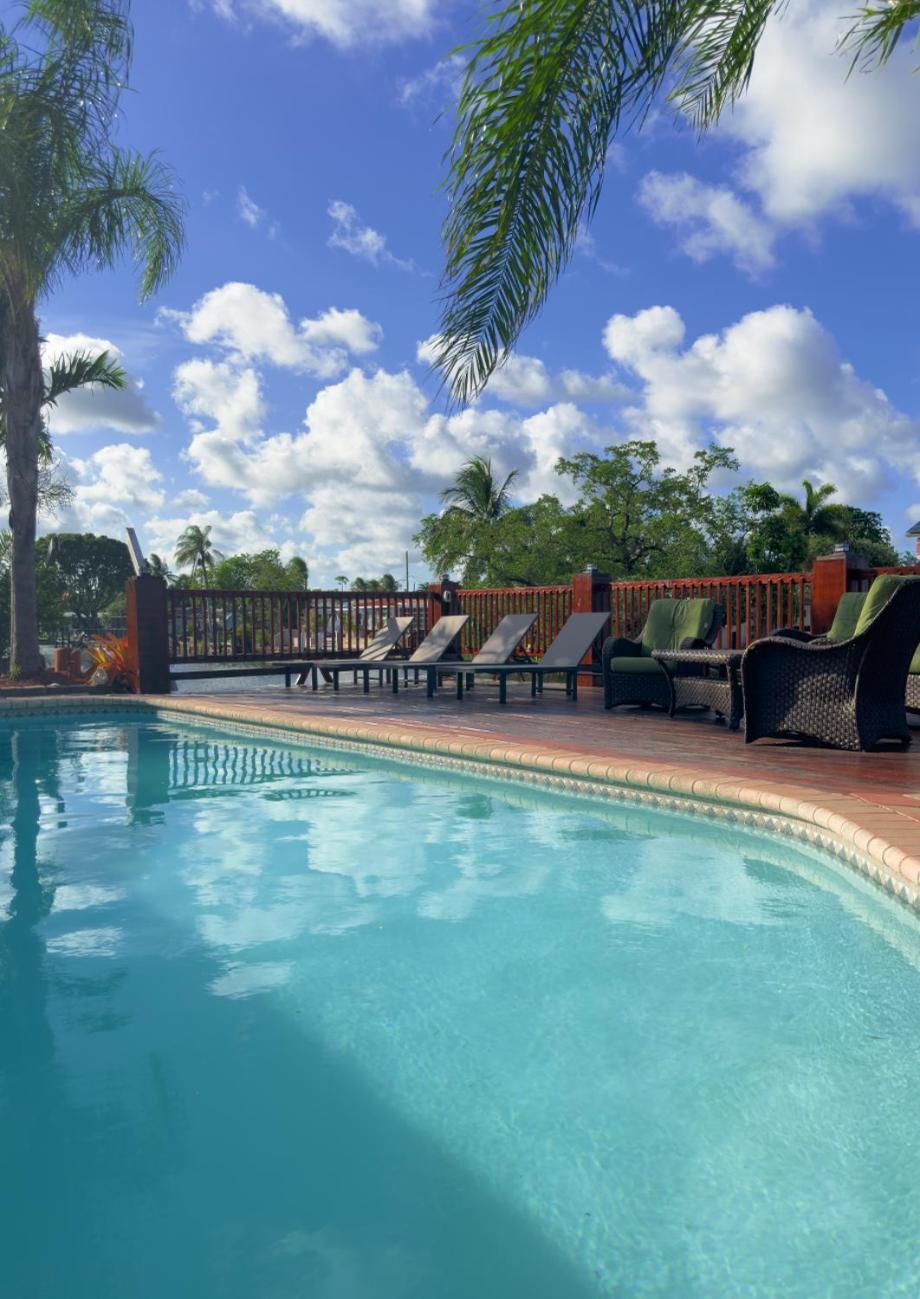 Holiday home Spacious 3br Oasis With Private Pool *