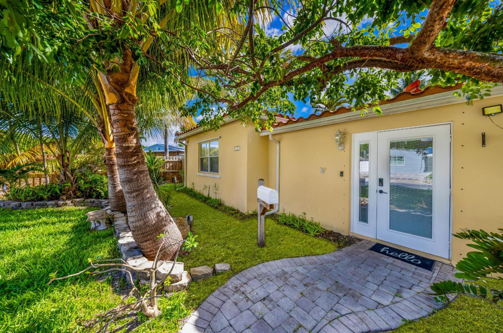 Escape To Newly Remodeled In The Heart Lauderdale With Private Pool * Fort Lauderdale