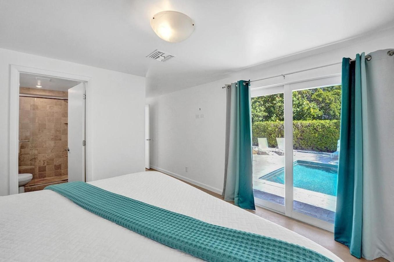 44 Canal With Heated Pool & Free Dock *
