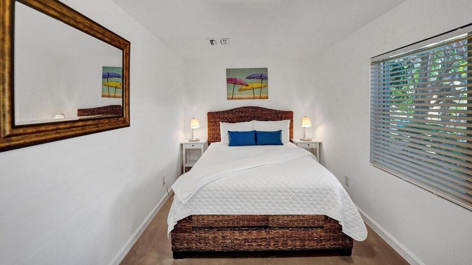 44 Canal With Heated Pool & Free Dock Holiday home Fort Lauderdale