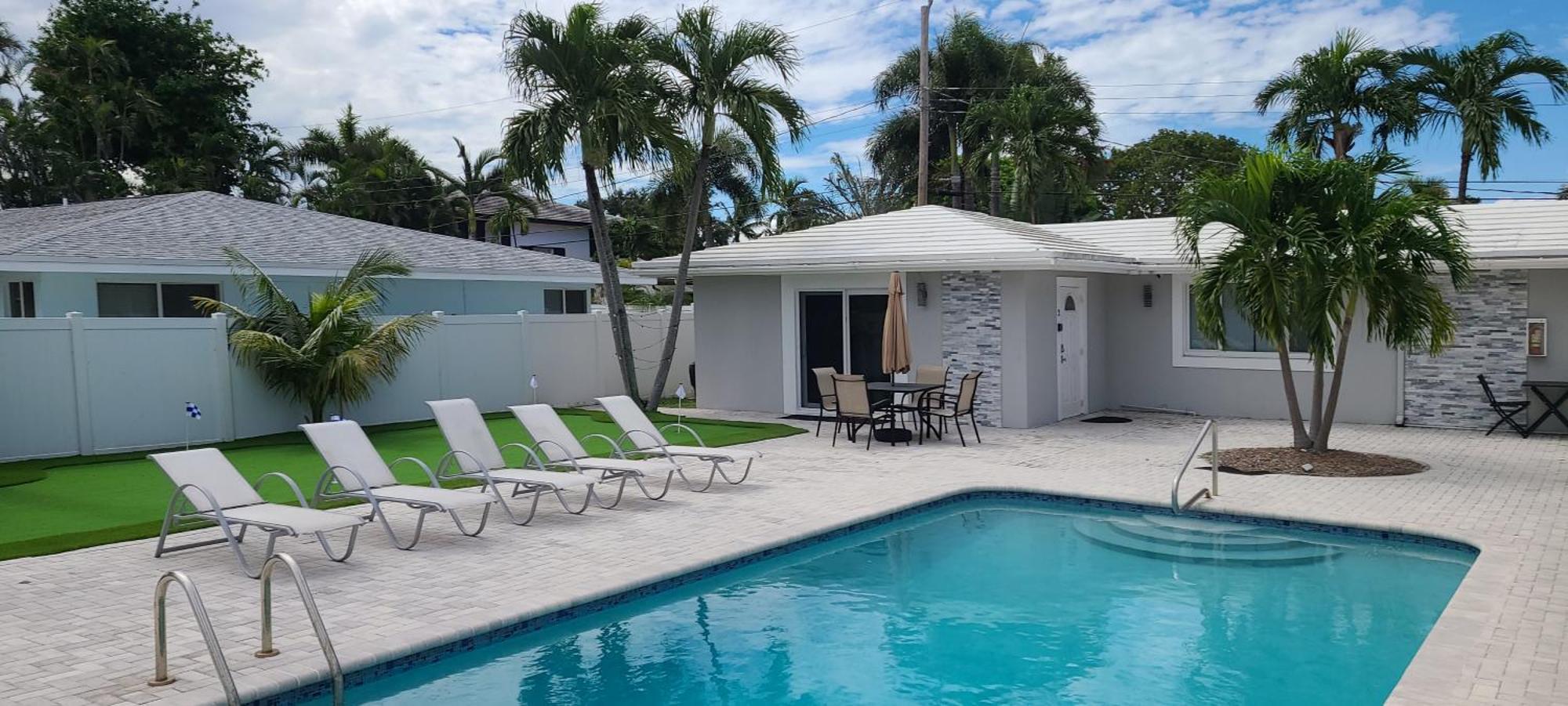 Apartment Cozy Getaway With Pool And Putting Unit 1 *