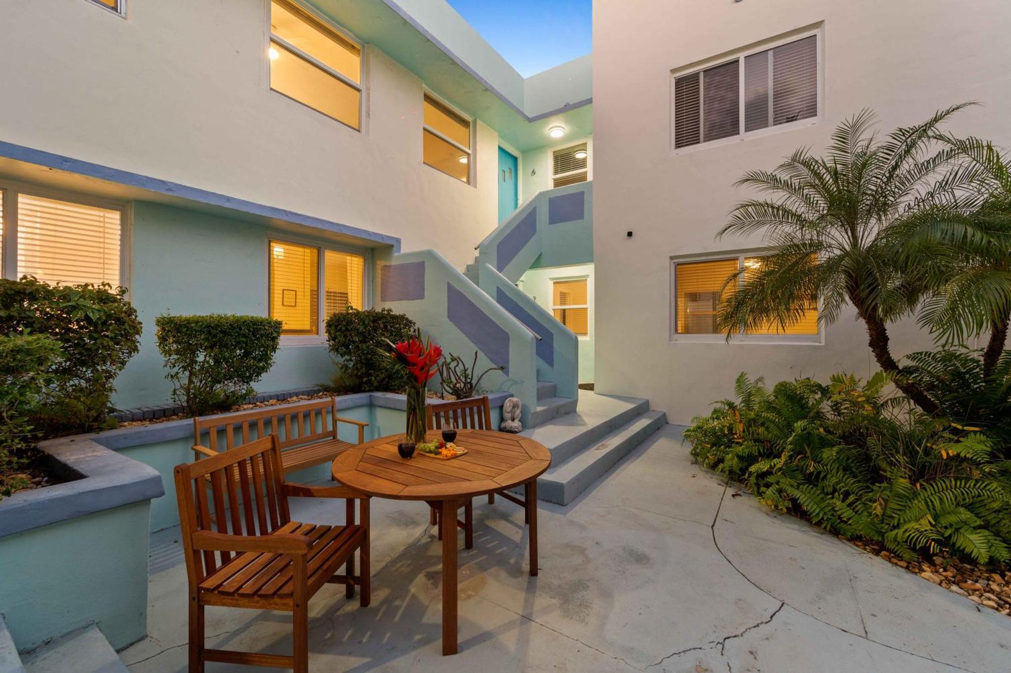Apartment By The King Bed Lush Patio W Bbq Breakers Key Five H0mes *