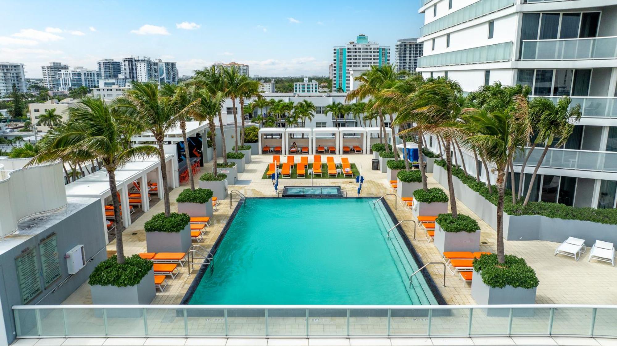 Apartment Luxury Corner 1 Bedroom W With Fantastic Intercoastal Views, Pool & Hot Tub Fort Lauderdale
