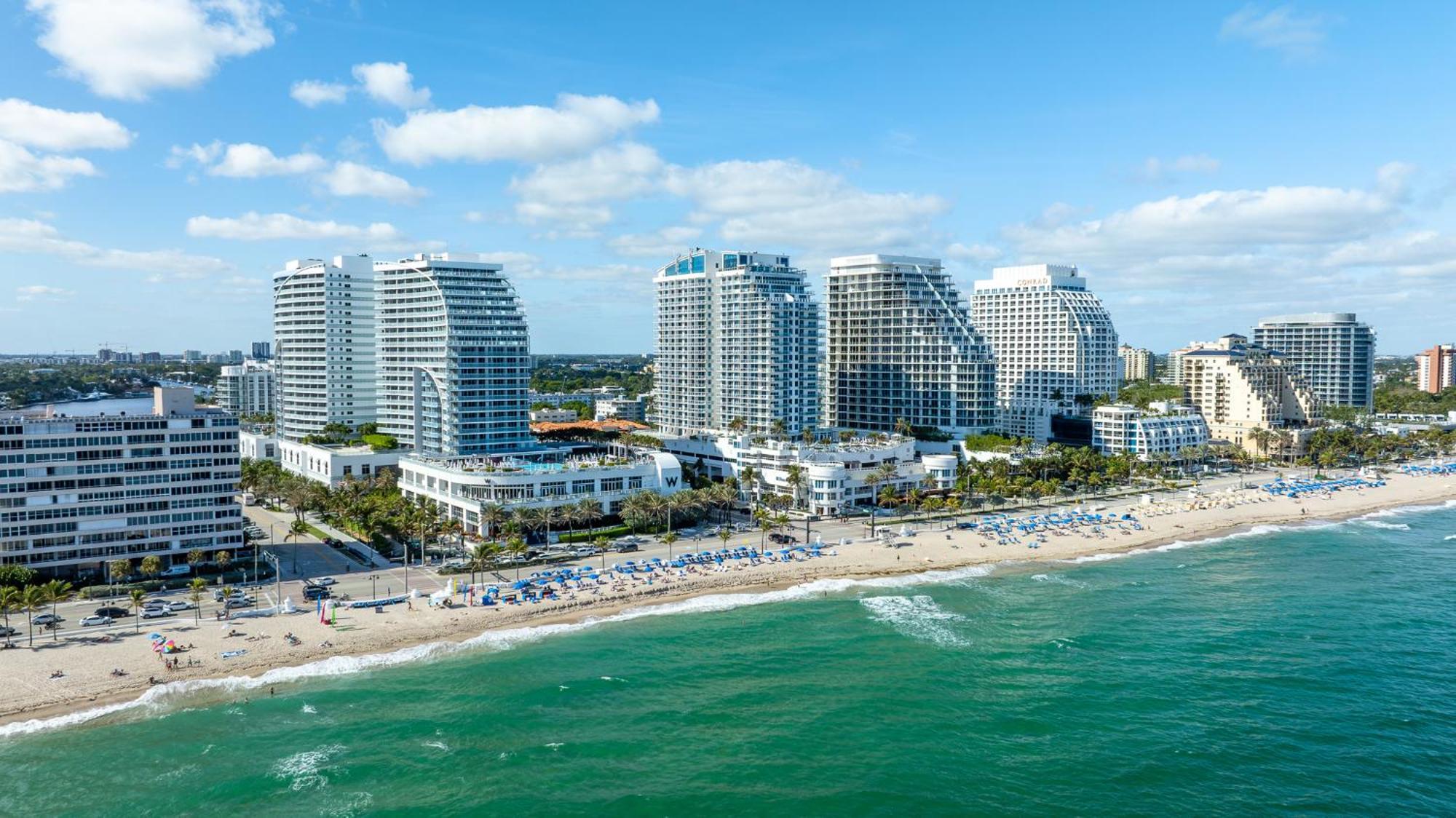Apartment Luxury Corner 1 Bedroom W With Fantastic Intercoastal Views, Pool & Hot Tub *