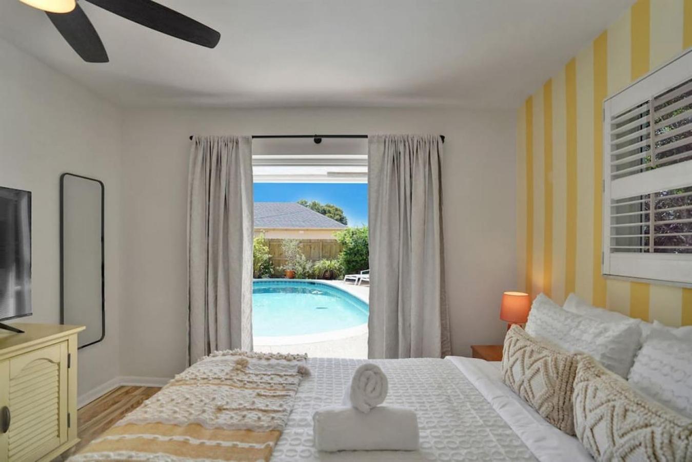 Holiday home The Dreamcatcher - 4 Bed, 2 Bath, Private Heated Pool, Bbq, Game Room, Park *
