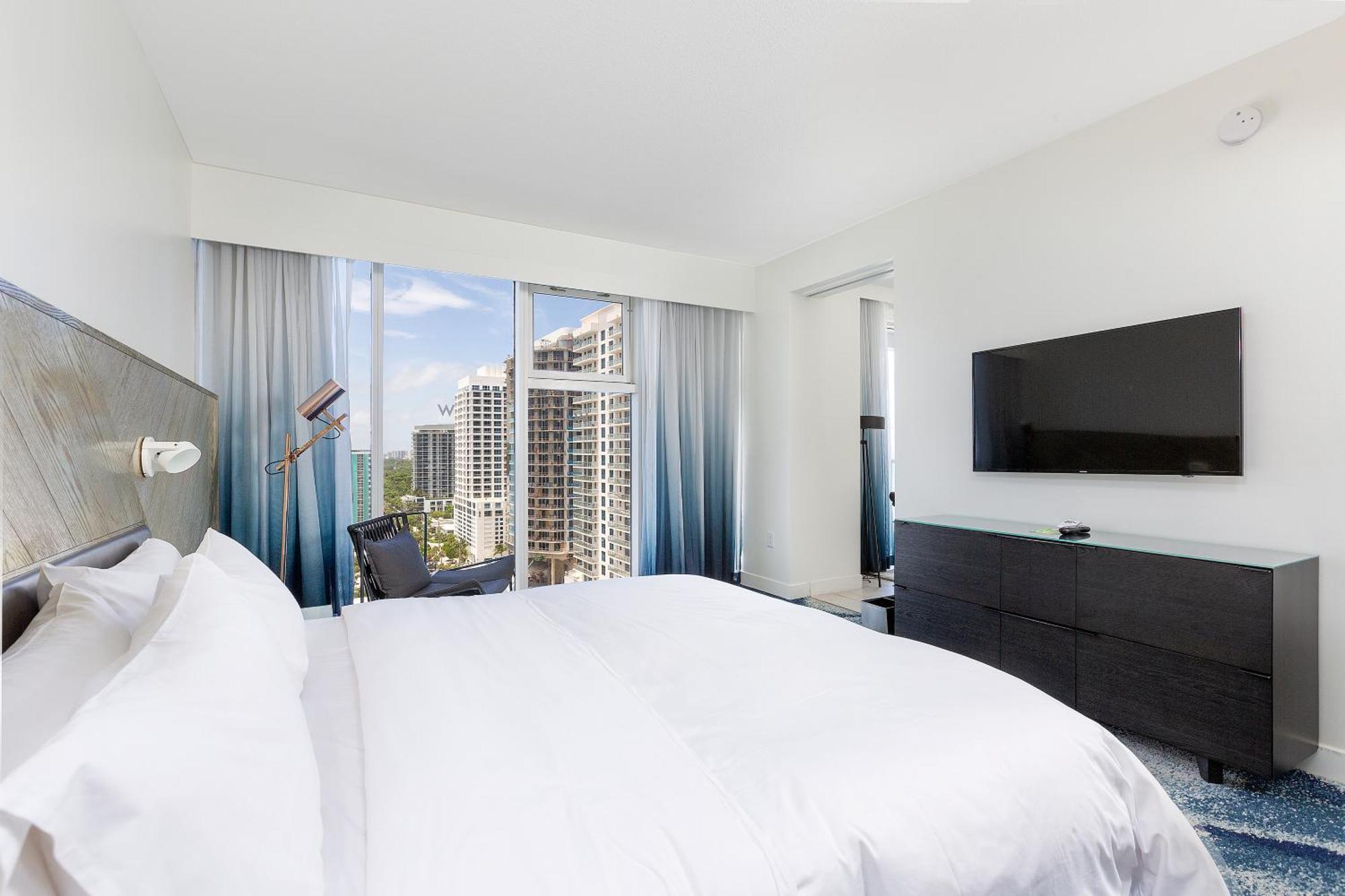 Apartment 16th Floor Luxury 2 Bedroom - Ocean Views & Luxury *