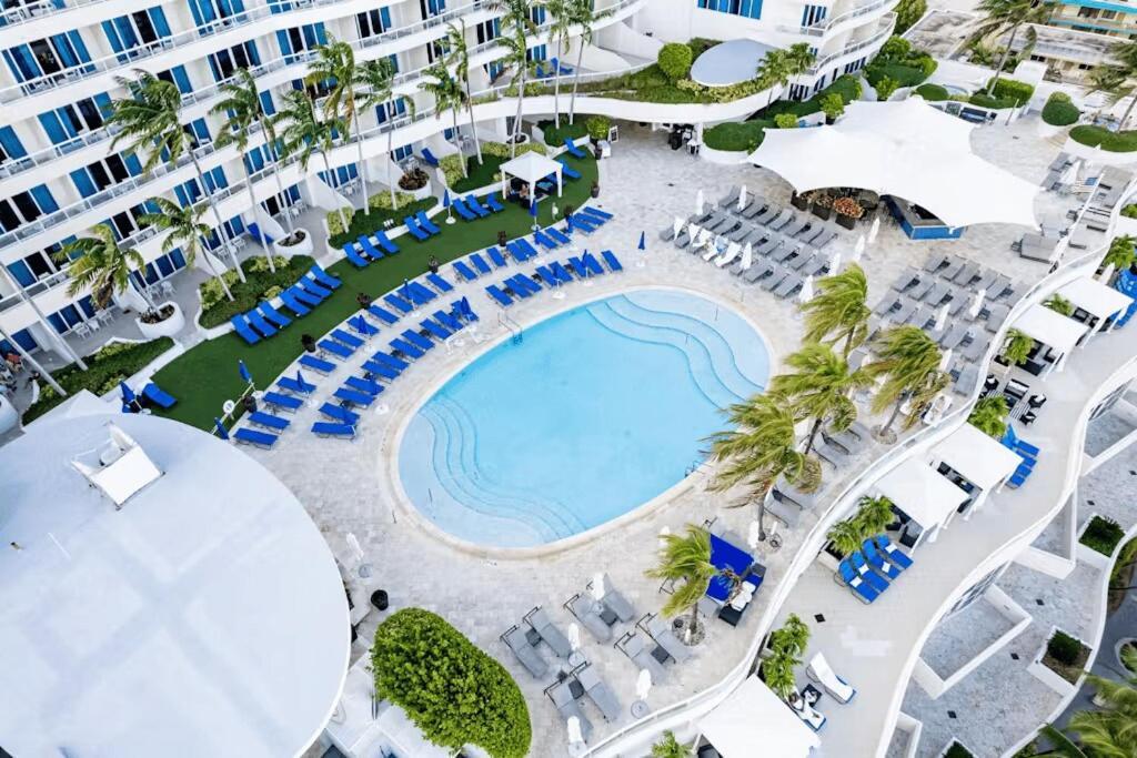 Beachfront Ritz-carlton Luxury 1br Apartment Fort Lauderdale
