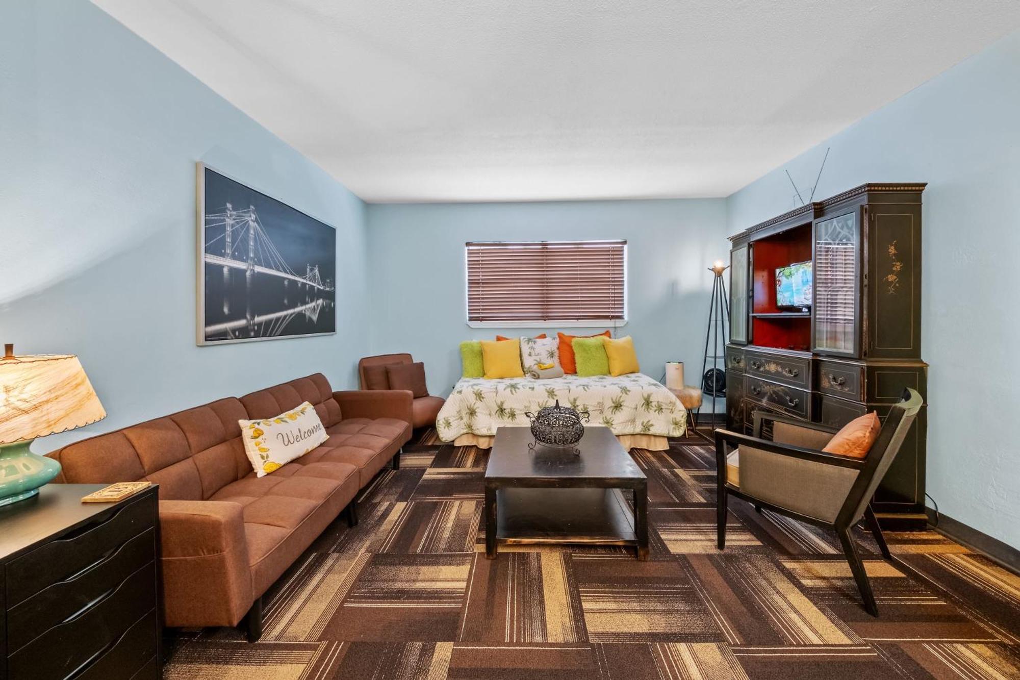Apartment Blue Bell