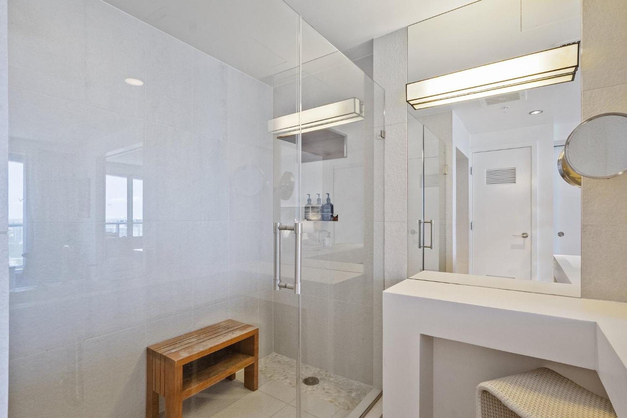 23rd Floor W 2br With Den, Ocean Views, Sleeps 8 * Fort Lauderdale