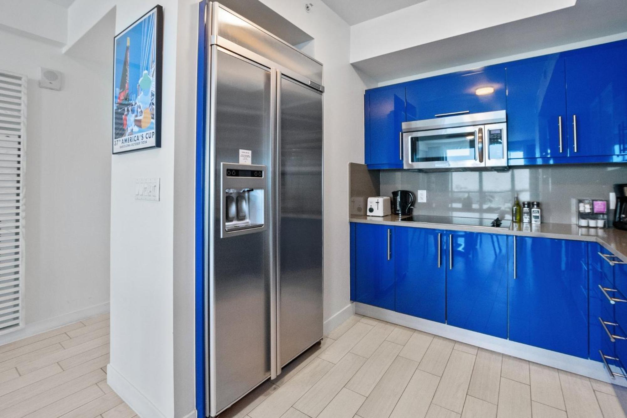 23rd Floor W 2br With Den, Ocean Views, Sleeps 8