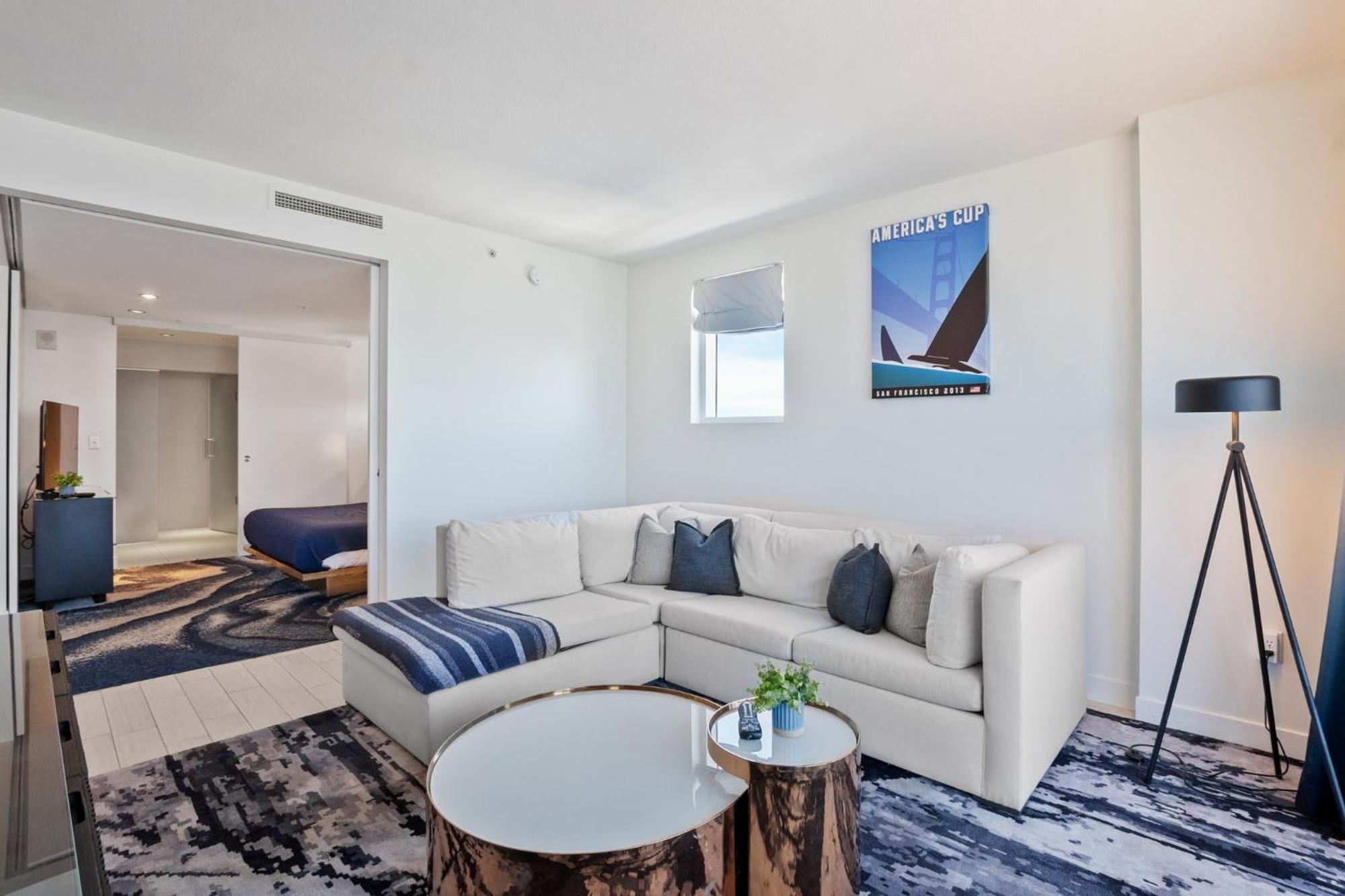 23rd Floor W 2br With Den, Ocean Views, Sleeps 8 Apartment Fort Lauderdale