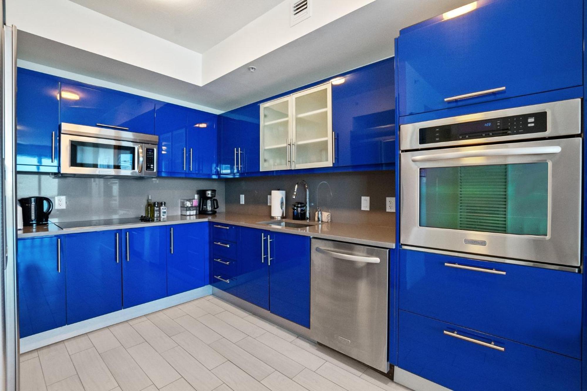 23rd Floor W 2br With Den, Ocean Views, Sleeps 8 Apartment Fort Lauderdale