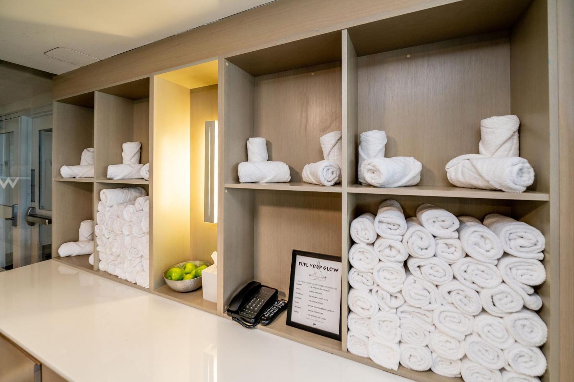 23rd Floor W 2br With Den, Ocean Views, Sleeps 8 Fort Lauderdale