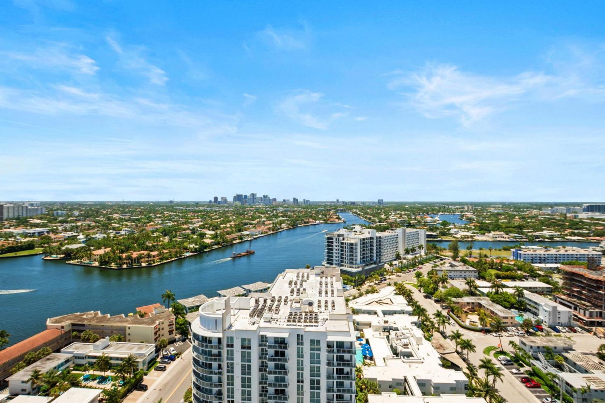 23rd Floor W 2br With Den, Ocean Views, Sleeps 8 *
