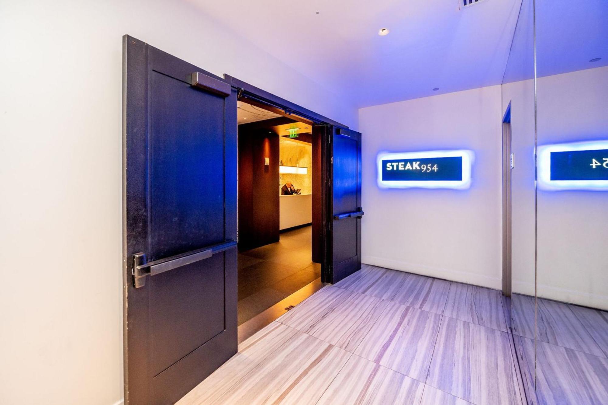 Apartment 23rd Floor W 2br With Den, Ocean Views, Sleeps 8 Fort Lauderdale