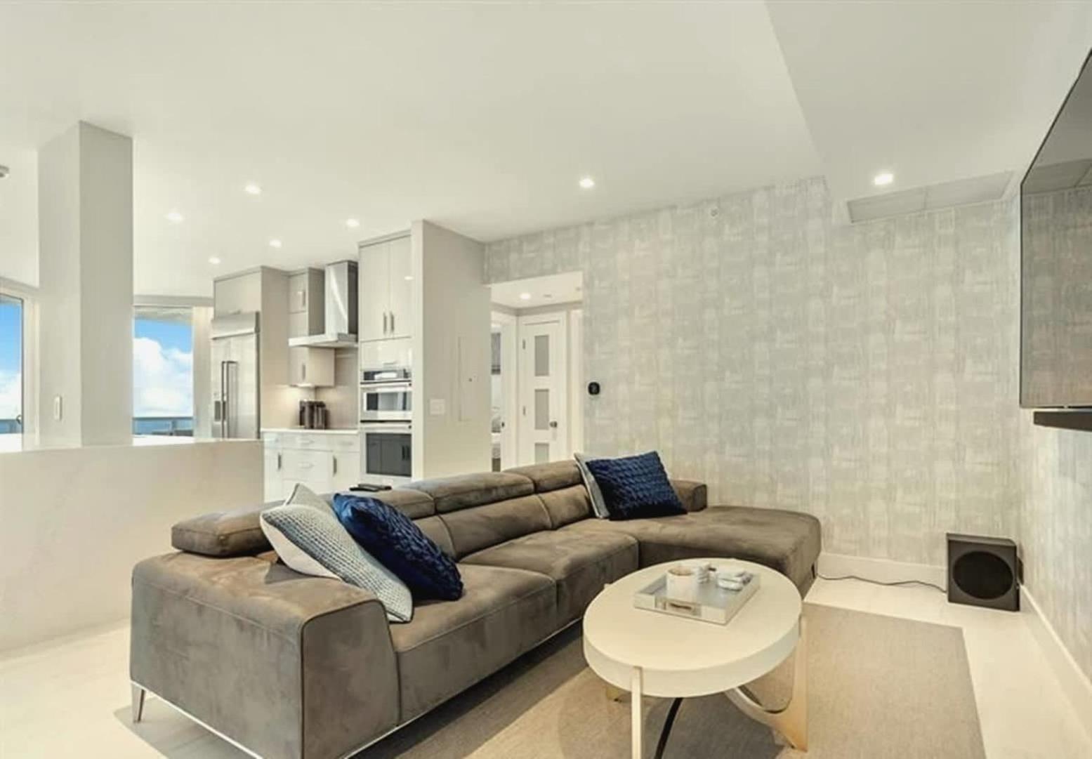 Apartment Renovated 2-bedroom Oceanfront Fort Lauderdale