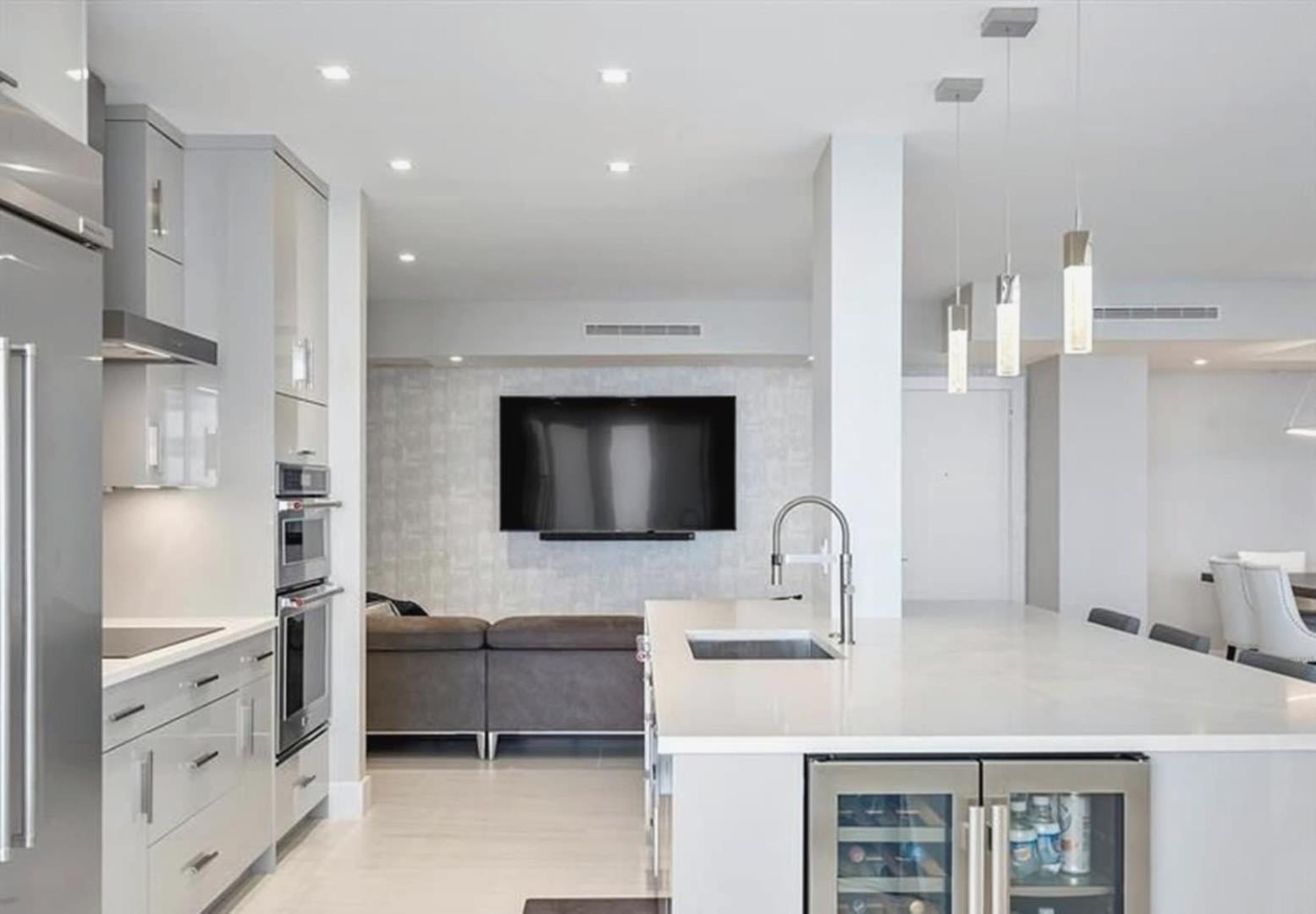Renovated 2-bedroom Oceanfront Fort Lauderdale