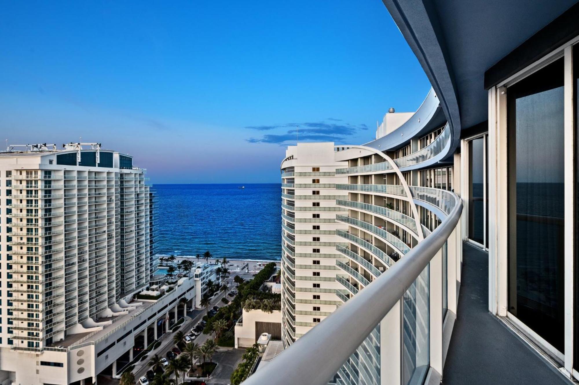 Apartment 23rd Floor W 2br With Den, Ocean Views, Sleeps 8 *