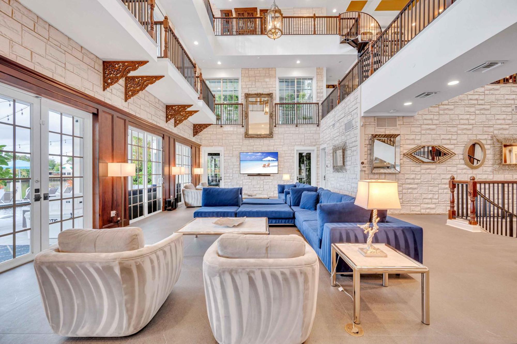 Holiday home The Modern Castle Canal View Access Rooftop Living Greenhouse Vlllas Fort Lauderdale