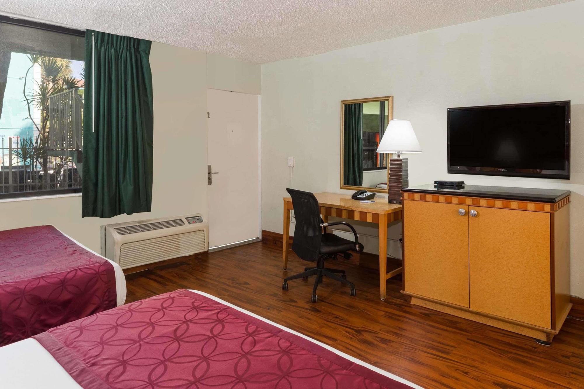 Travelodge By Wyndham Hotel 3*