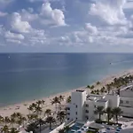 Marriott Beachplace Towers Luxury Guest Room