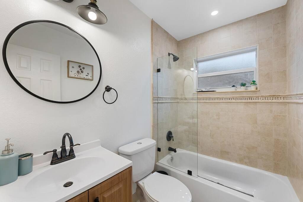 Villa Modern House W/htd Pool. Near The Beach! Bote Fort Lauderdale
