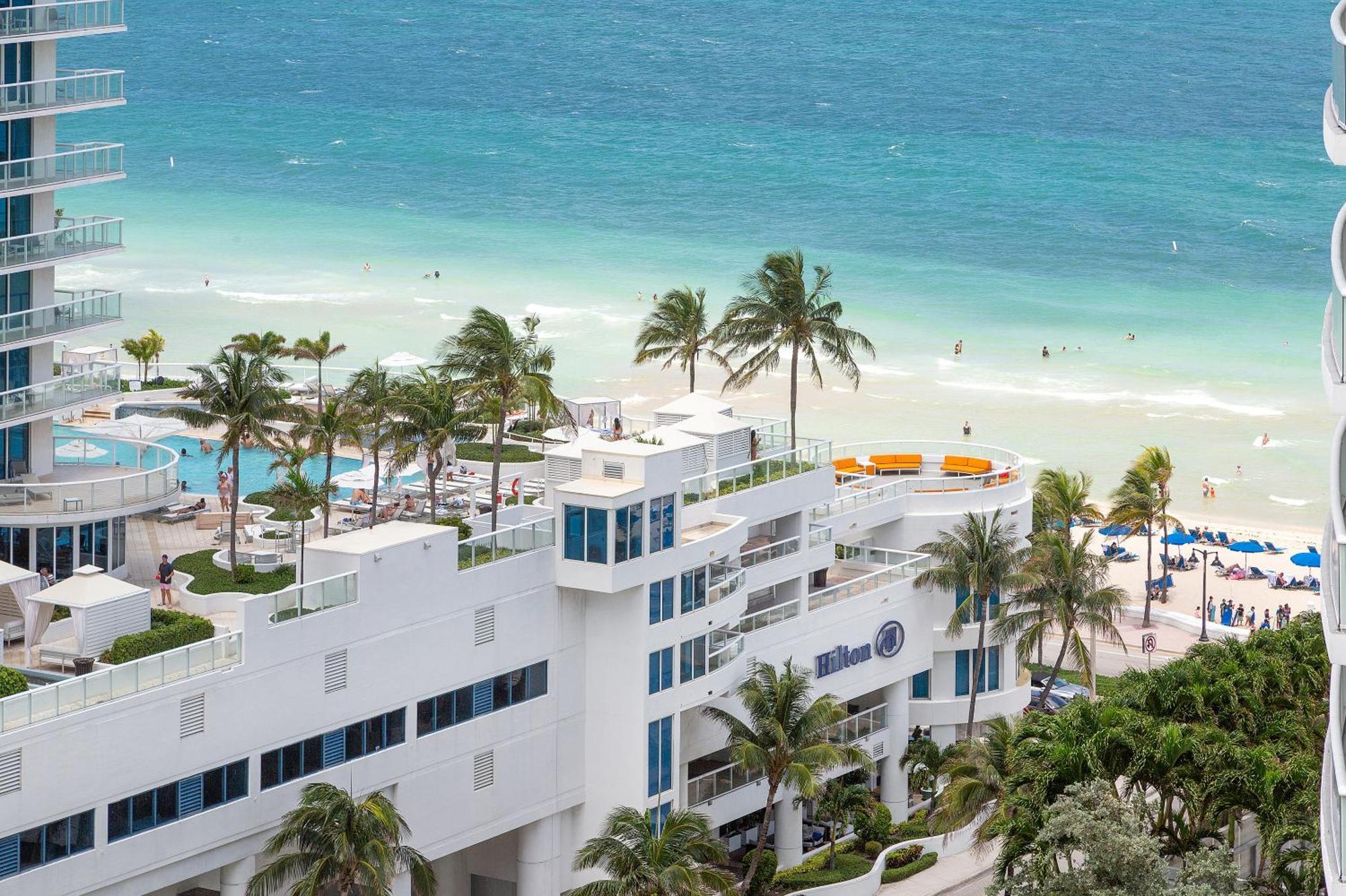 16th Floor Luxury 2 Bedroom - Ocean Views & Luxury Apartment